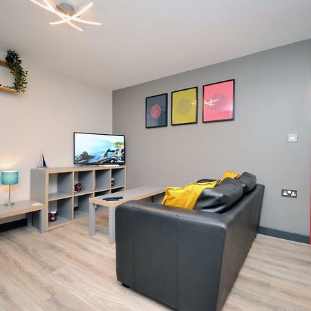 Stone'S Throw City Centre - Tv In Every Bedroom! Swansea Luaran gambar